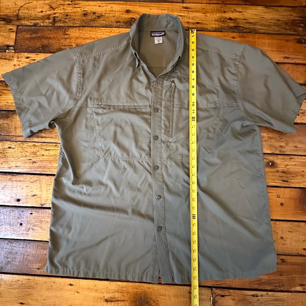 Patagonia Men's XL Olive Green Short Sleeve Shirt